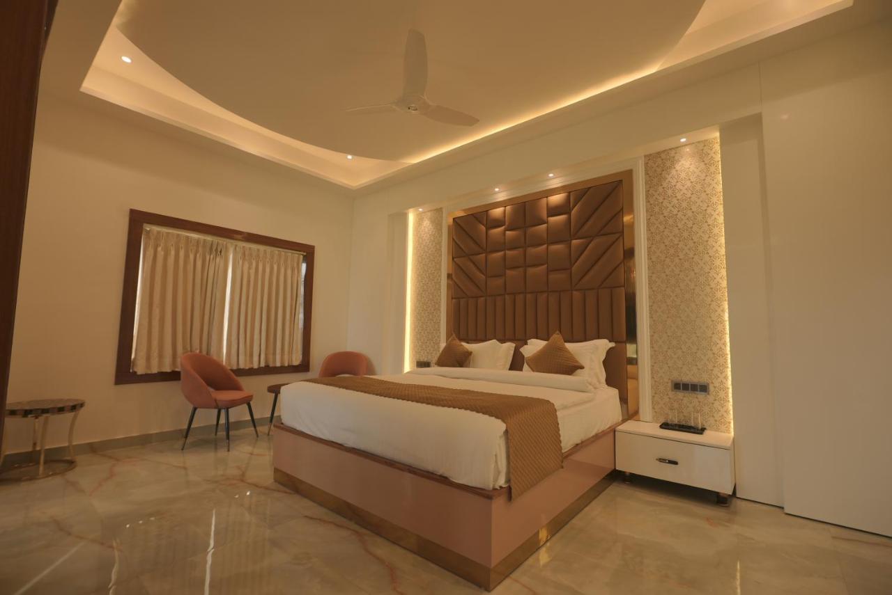 Golden Stone Resorts Alīgarh Zewnętrze zdjęcie