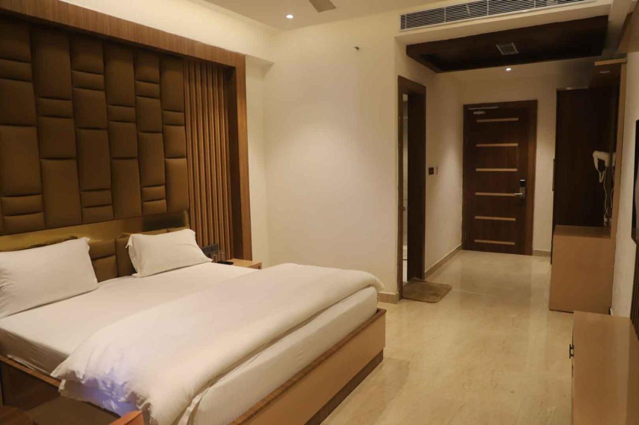 Golden Stone Resorts Alīgarh Zewnętrze zdjęcie