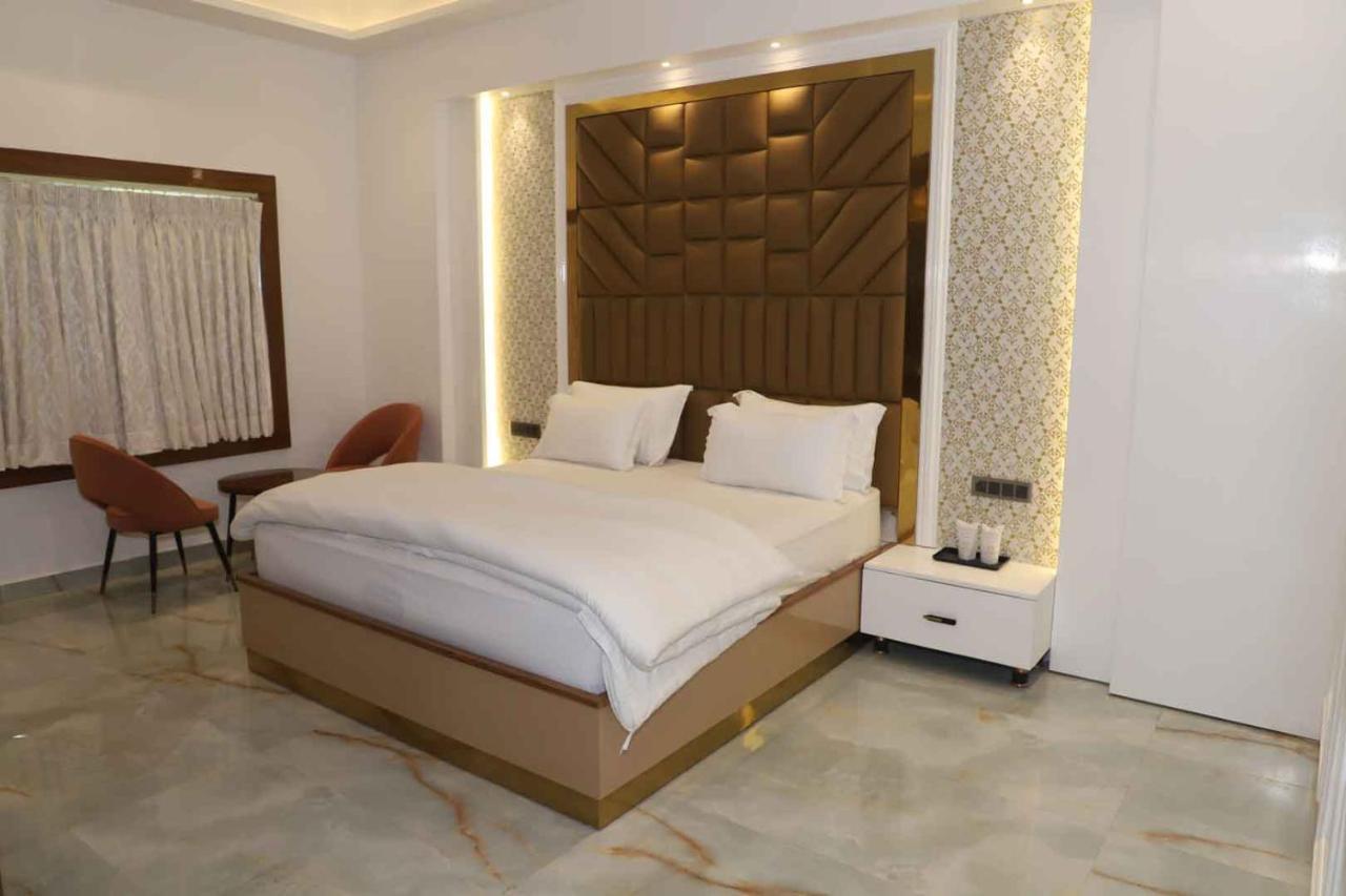 Golden Stone Resorts Alīgarh Zewnętrze zdjęcie